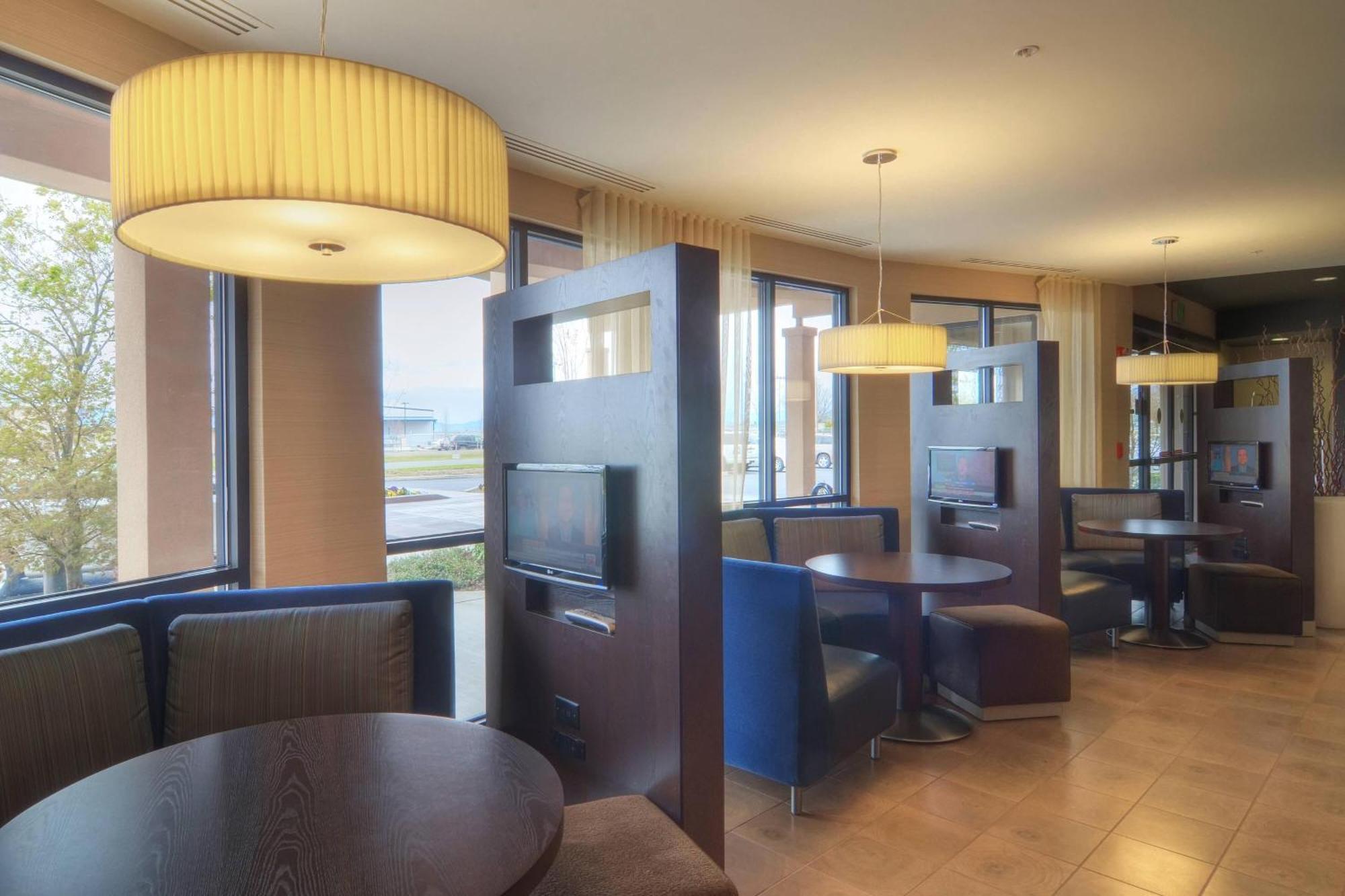 Courtyard Medford Airport Hotel Luaran gambar