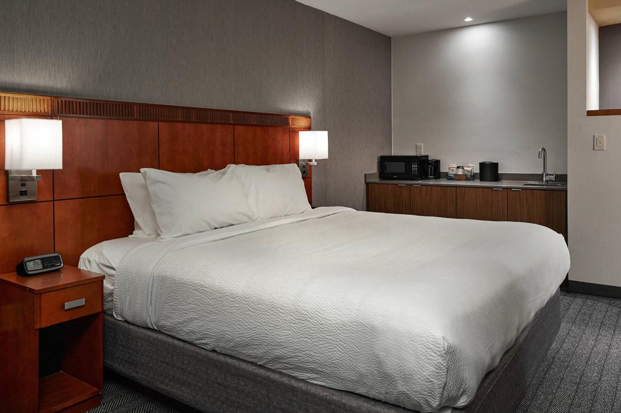 Courtyard Medford Airport Hotel Luaran gambar