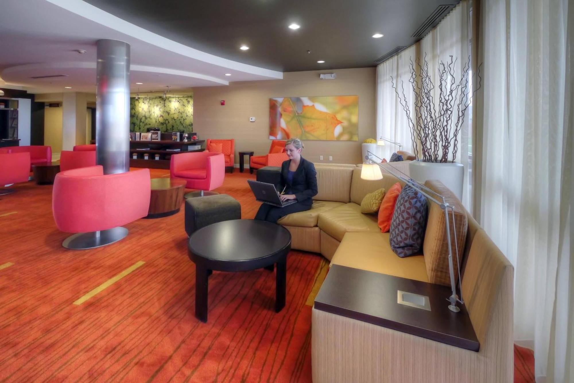 Courtyard Medford Airport Hotel Luaran gambar