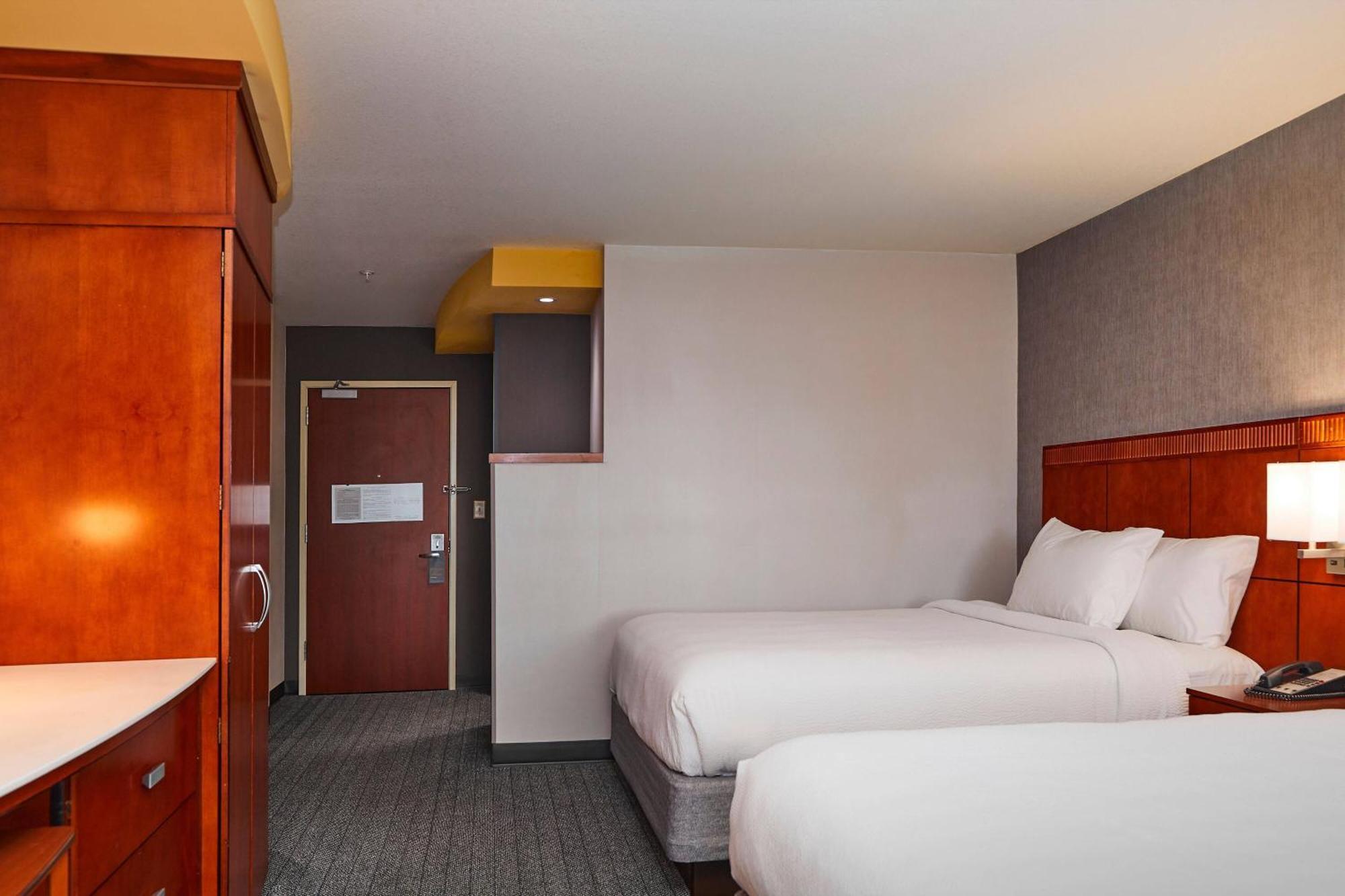 Courtyard Medford Airport Hotel Luaran gambar