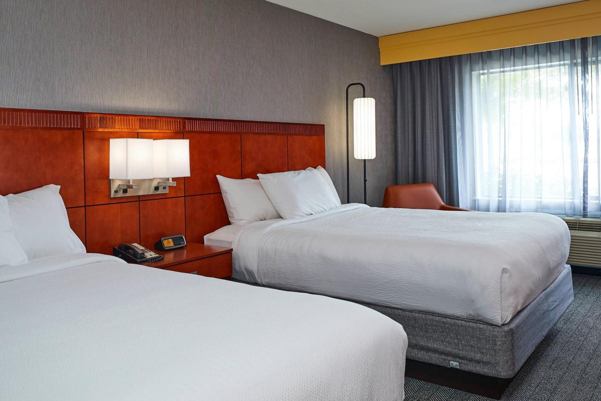 Courtyard Medford Airport Hotel Luaran gambar