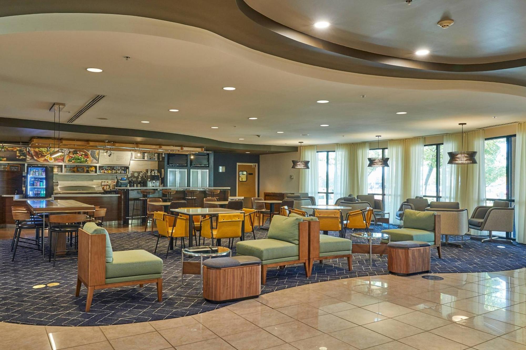 Courtyard Medford Airport Hotel Luaran gambar